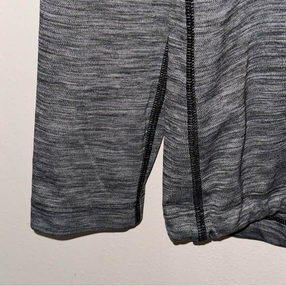 Under Armour Lightweight Hoodie Women’s Size Small - Picture 4 of 8